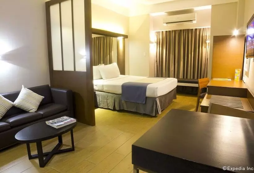 Microtel By Wyndham Acropolis