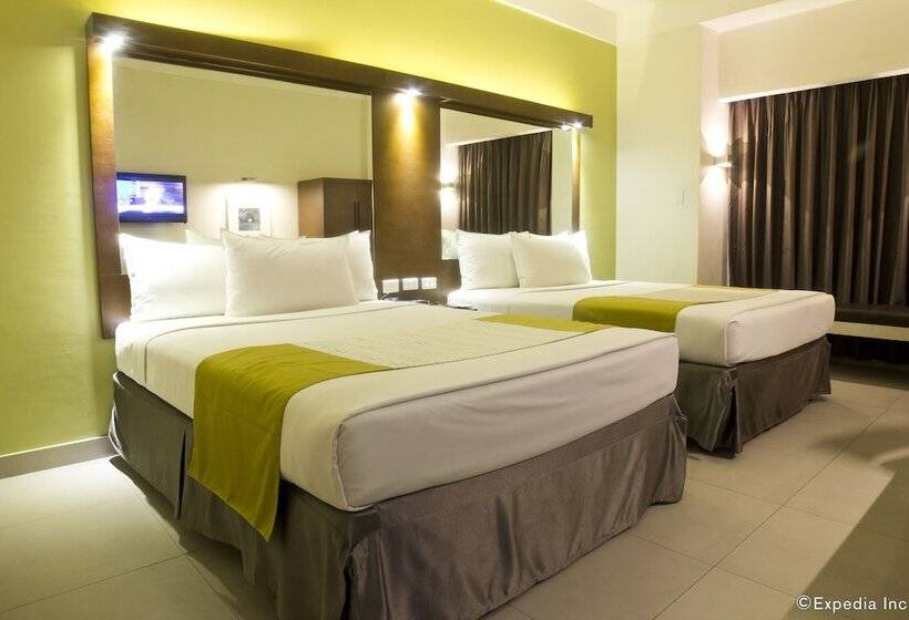 Microtel By Wyndham Acropolis