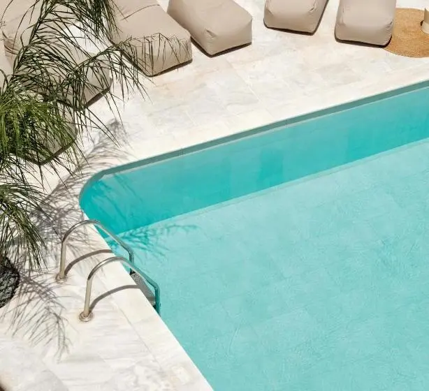 Nami Hotel & Suites