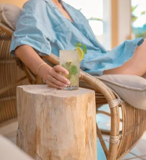 Nami Hotel & Suites