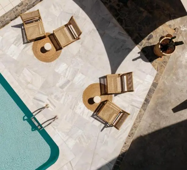 Nami Hotel & Suites
