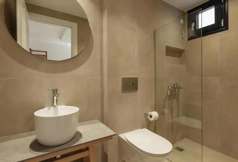 Nami Hotel & Suites