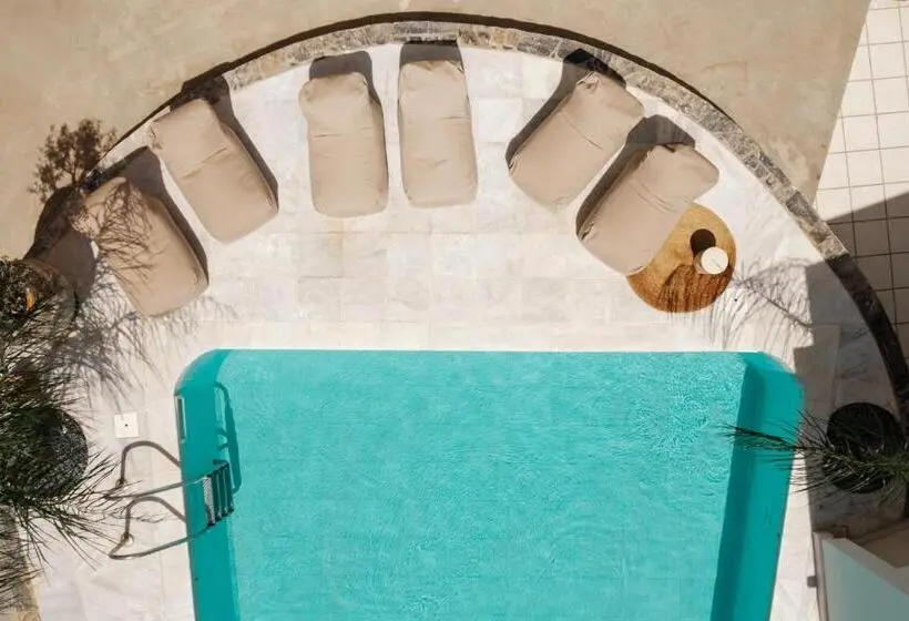Nami Hotel & Suites