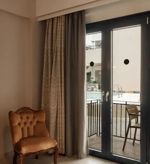 Nami Hotel & Suites