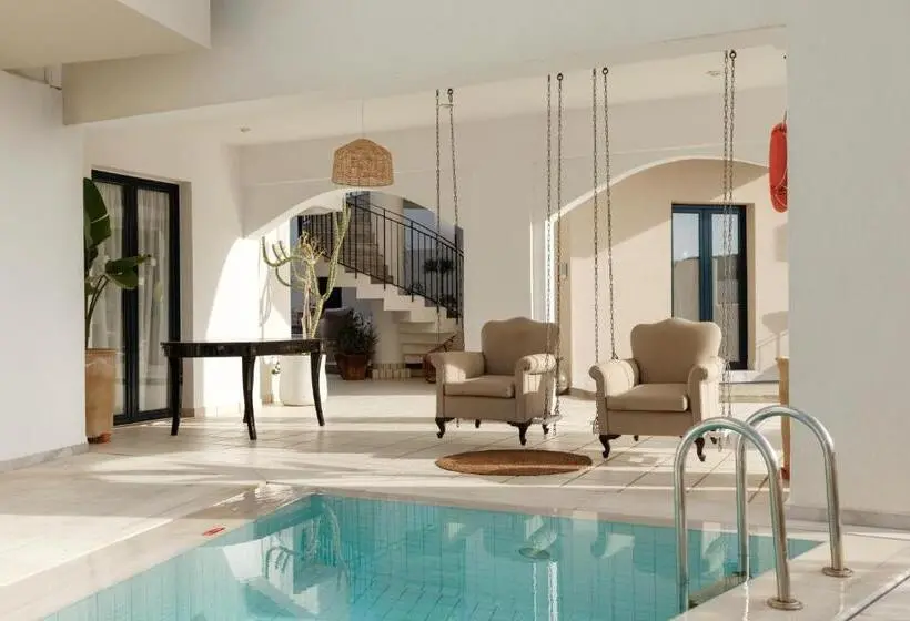 Nami Hotel & Suites