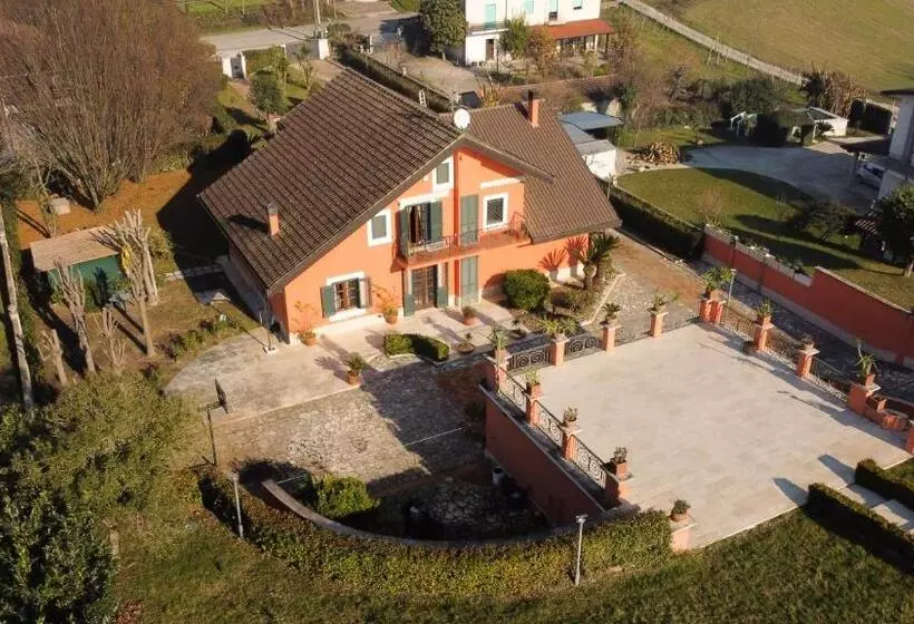 تختخواب و صبحانه Villa Annamaria