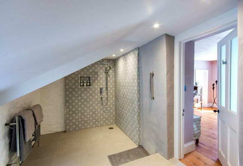 Cusgarne Manor Boutique B&b   Adults Only