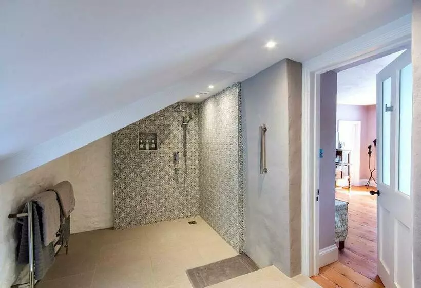 Cusgarne Manor Boutique B&b   Adults Only