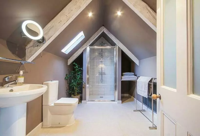 Cusgarne Manor Boutique B&b   Adults Only