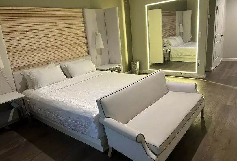 Hotelli Aspire Inn & Suites Orange