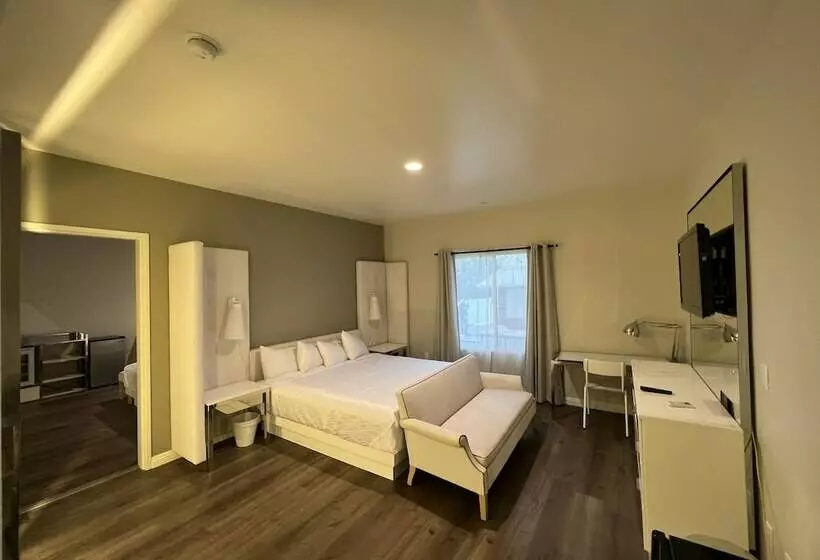 Hotelli Aspire Inn & Suites Orange