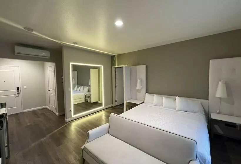 Hotelli Aspire Inn & Suites Orange