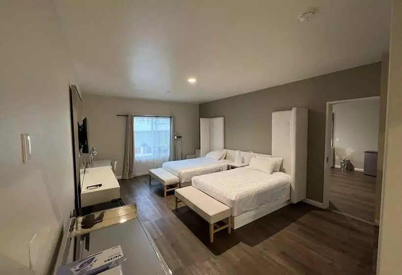 Hotelli Aspire Inn & Suites Orange