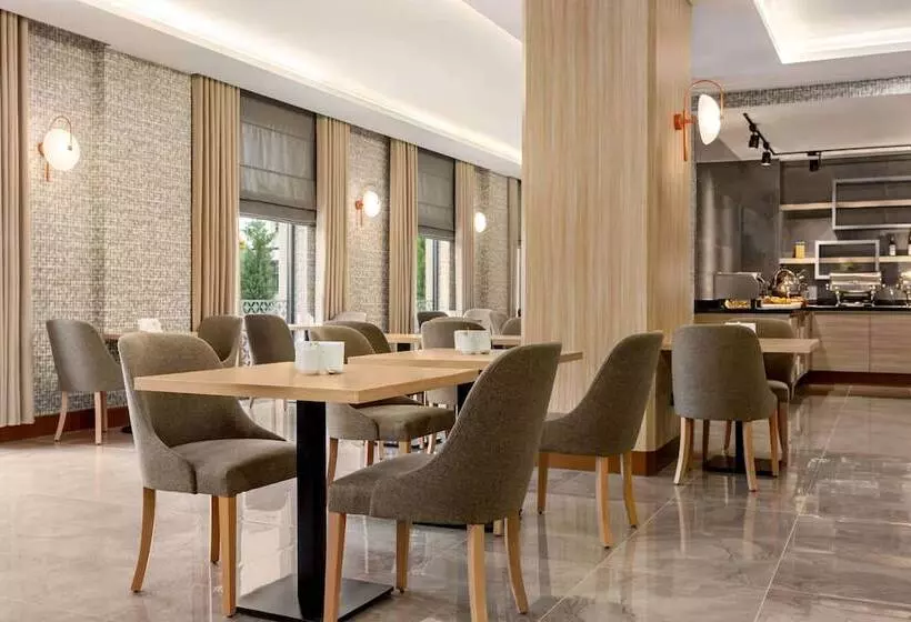 ホテル Ramada By Wyndham Adiyaman