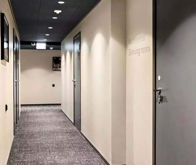 Sure Hotel Studio By Best Western Bromma