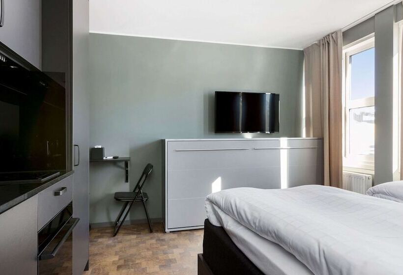Sure Hotel Studio By Best Western Bromma