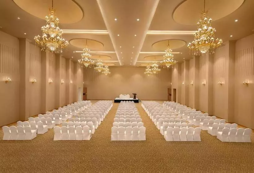 ホテル Time Square Resort & Spa Bhuj