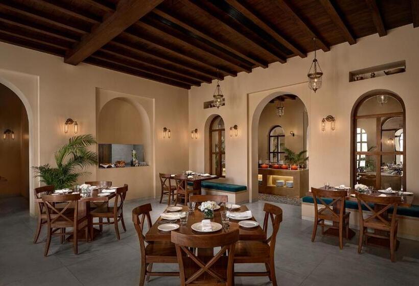 בית מלון כפרי Time Square Resort & Spa Bhuj