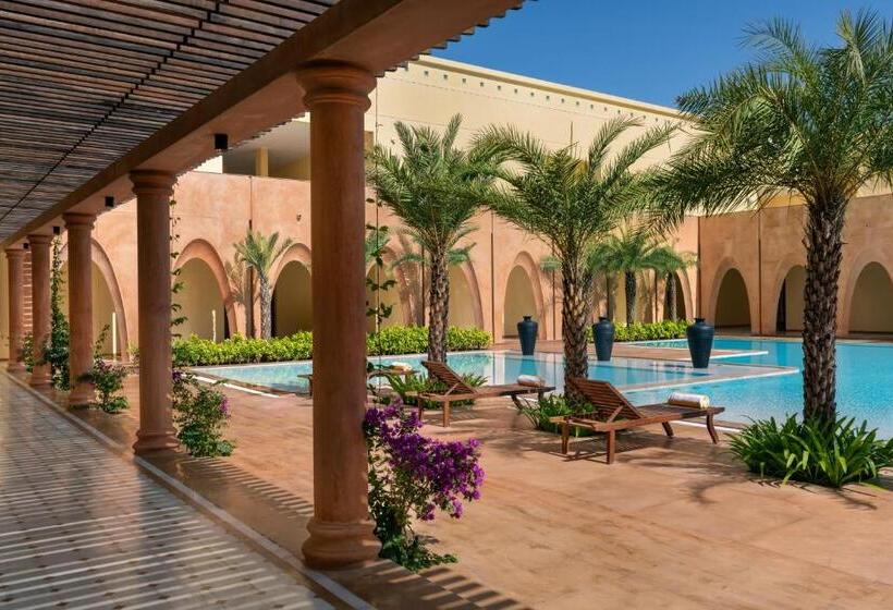 בית מלון כפרי Time Square Resort & Spa Bhuj