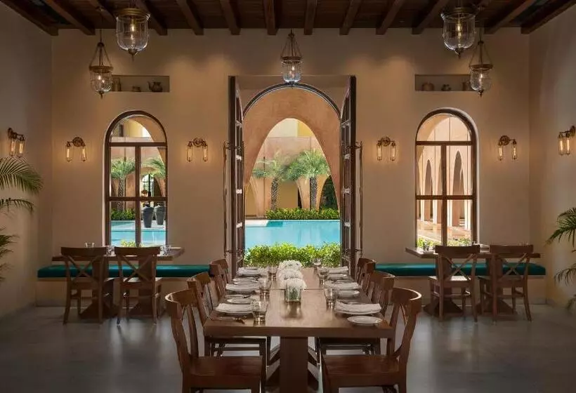 ホテル Time Square Resort & Spa Bhuj