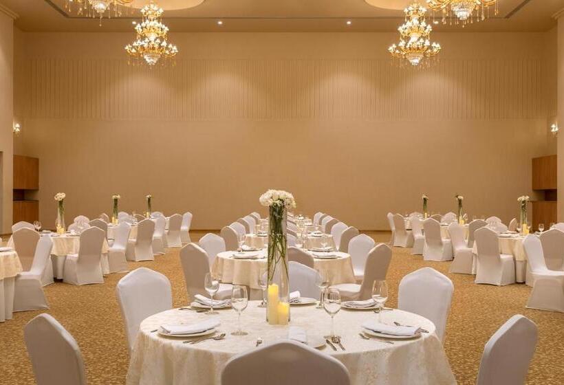 בית מלון כפרי Time Square Resort & Spa Bhuj