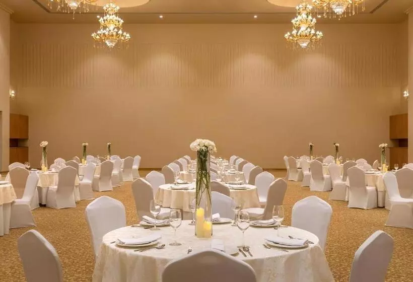 ホテル Time Square Resort & Spa Bhuj