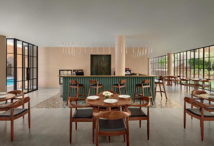 בית מלון כפרי Time Square Resort & Spa Bhuj