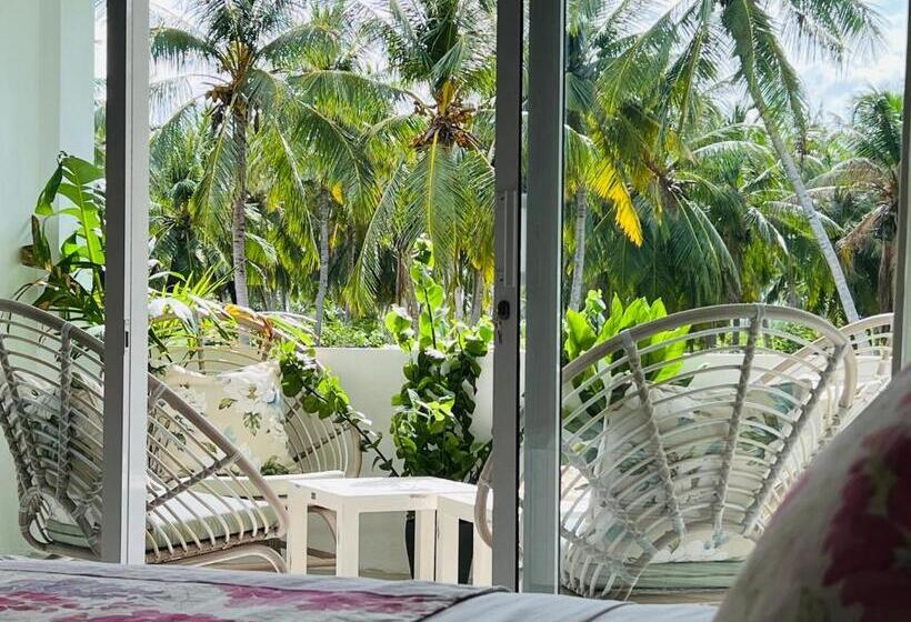 پانسیون Fairytale Inn