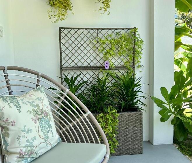 پانسیون Fairytale Inn