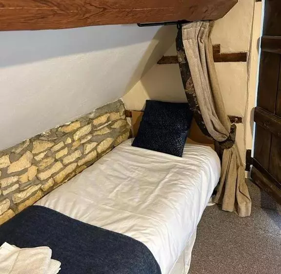 ペンション Siam Cottage Guesthouse Over 300 Years Old With Thai Restaurant