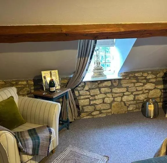 ペンション Siam Cottage Guesthouse Over 300 Years Old With Thai Restaurant