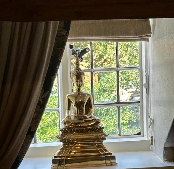 پانسیون Siam Cottage Guesthouse Over 300 Years Old With Thai Restaurant