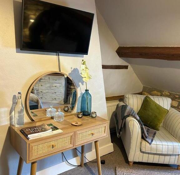 پانسیون Siam Cottage Guesthouse Over 300 Years Old With Thai Restaurant