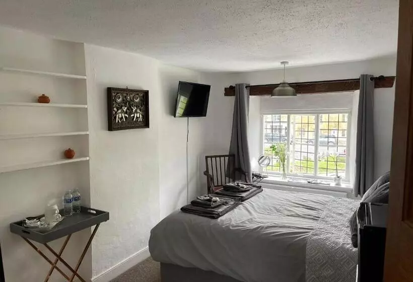 ペンション Siam Cottage Guesthouse Over 300 Years Old With Thai Restaurant