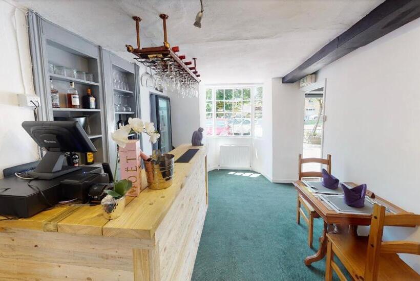 پانسیون Siam Cottage Guesthouse Over 300 Years Old With Thai Restaurant