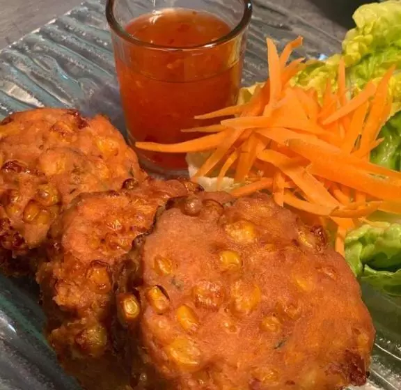 ペンション Siam Cottage Guesthouse Over 300 Years Old With Thai Restaurant