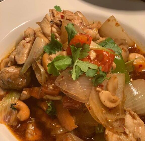 پانسیون Siam Cottage Guesthouse Over 300 Years Old With Thai Restaurant