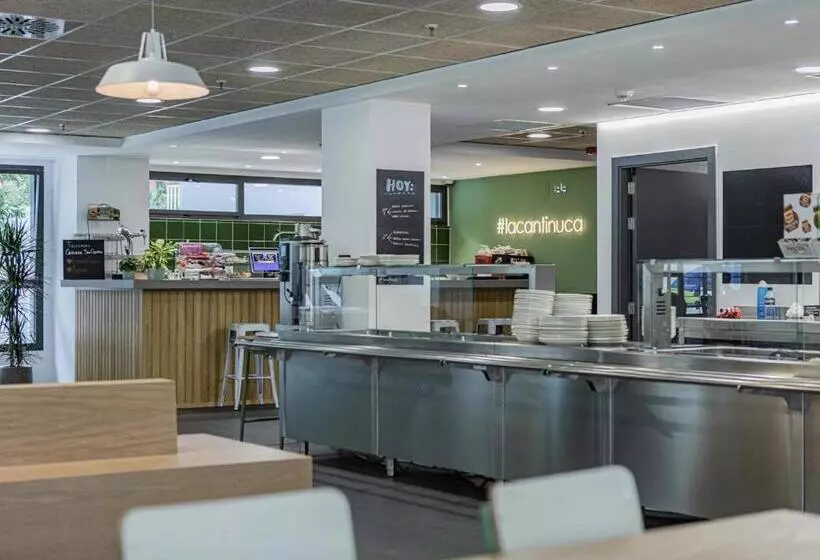 Retkeilymaja Micampus Santander Student Residence