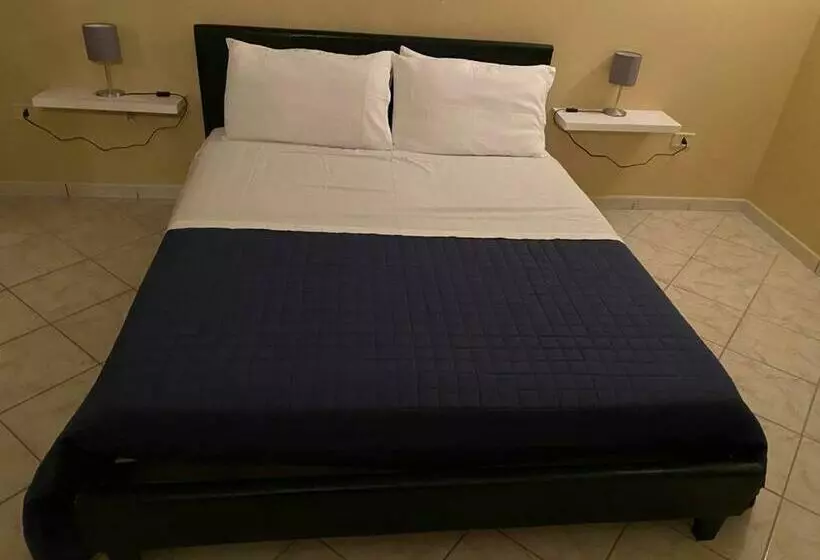 ベッドアンドブレックファースト Bed&breakfast   Lafoce