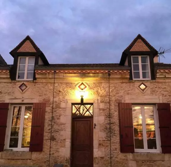 تختخواب و صبحانه Maison Aubergerac