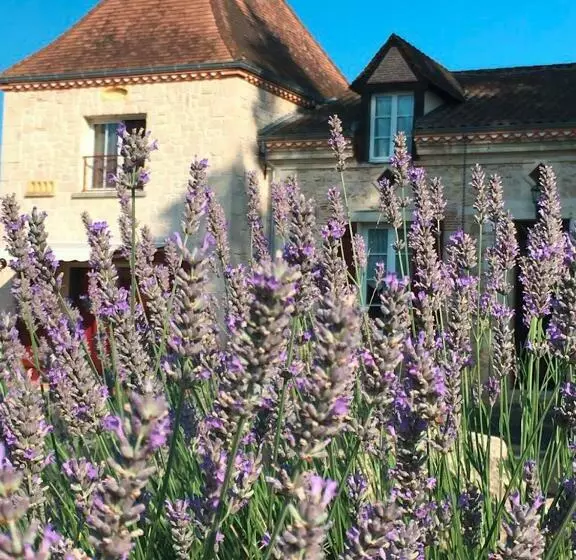 تختخواب و صبحانه Maison Aubergerac