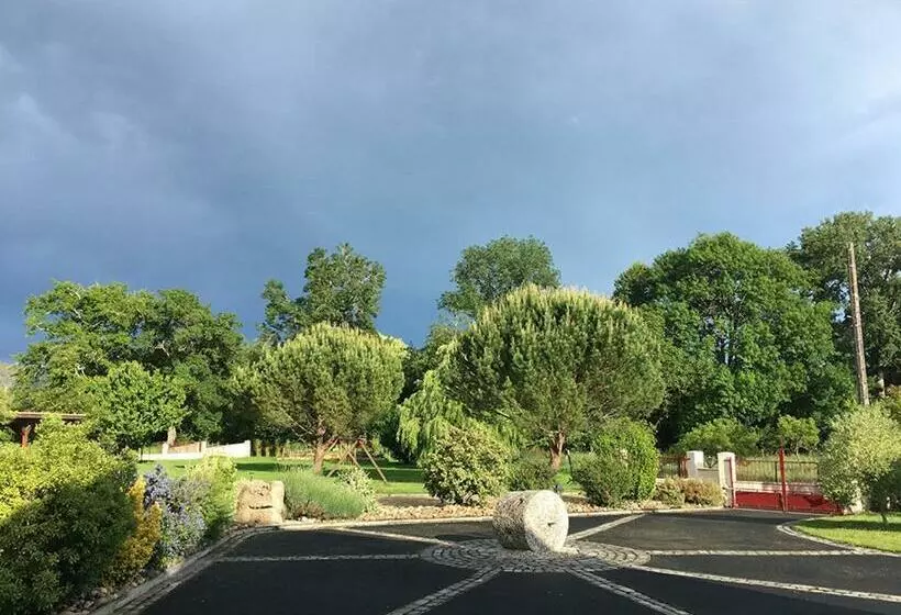 تختخواب و صبحانه Maison Aubergerac