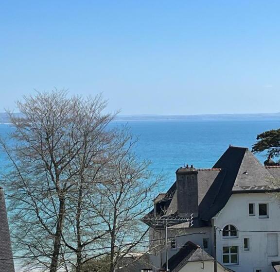 تختخواب و صبحانه Nid De Pie