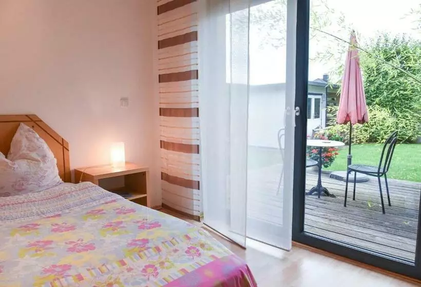 Aamiaismajoitus (B&B) Pension Froschkönig