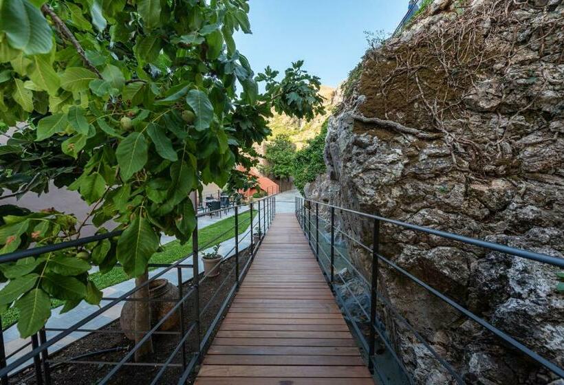 בית מלון כפרי Gratteri Resort