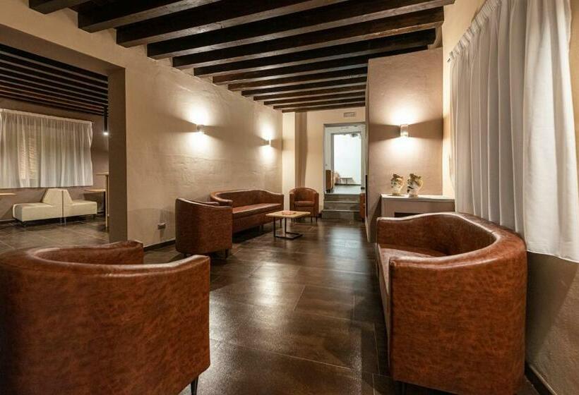 בית מלון כפרי Gratteri Resort