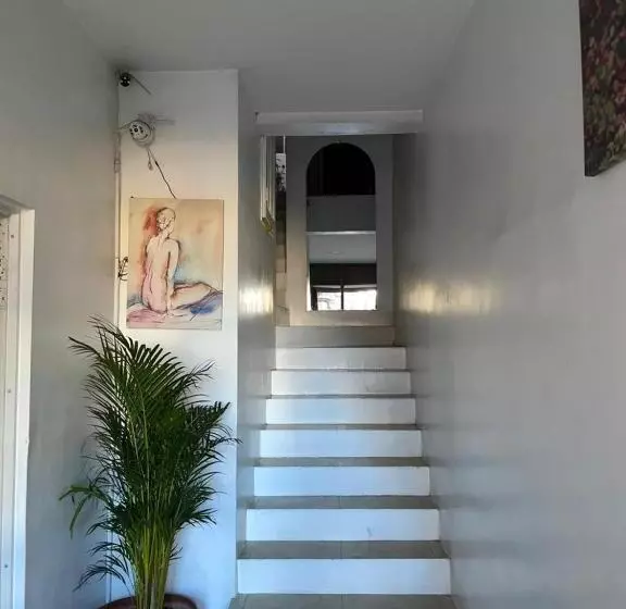 هتل Hostal El Rio