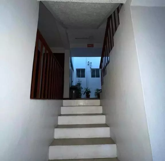 هتل Hostal El Rio