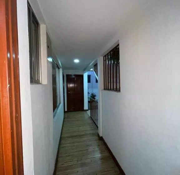 هتل Hostal El Rio