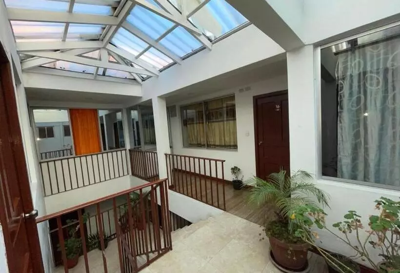 هتل Hostal El Rio